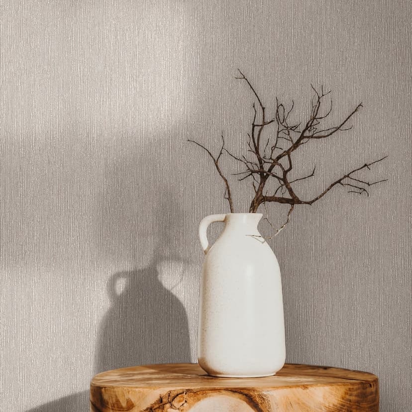 Tapeta z włókniny o teksturowanej powierzchni w kolorze szarym, brązowym gładkim