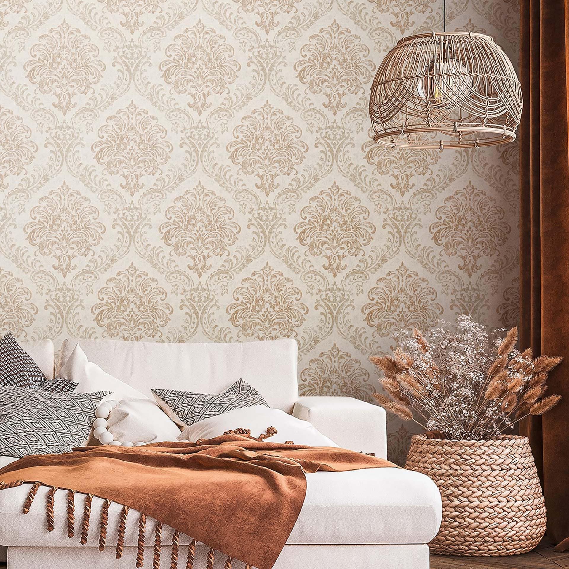Barokowa biała, złota tapeta z ornamentami - tapeta z włókniny w stylu vintage metaliczna
