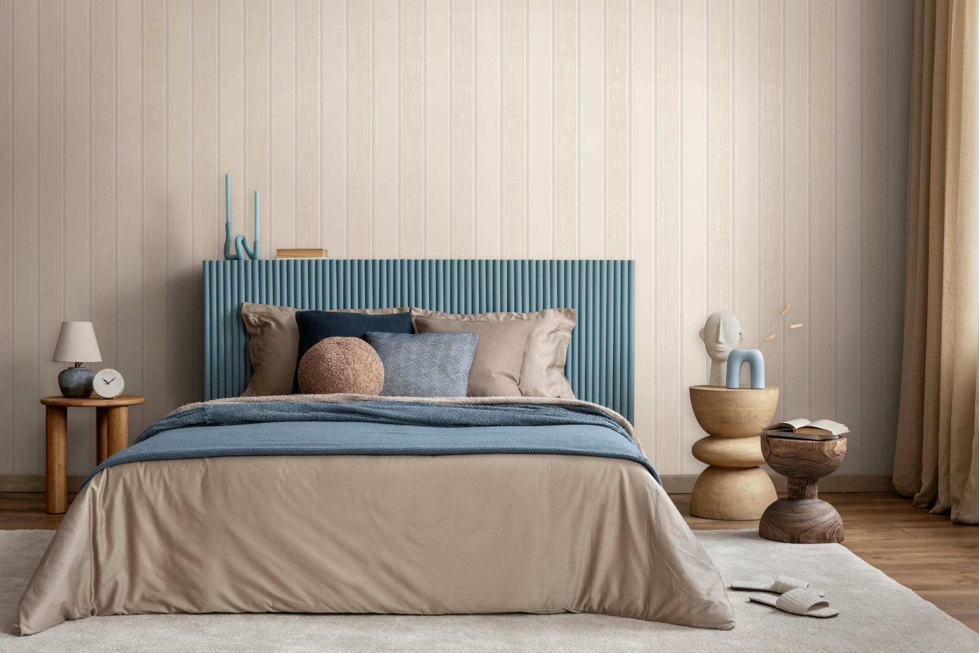 Tapeta z włókniny w paski nowoczesna, klasyczna, shabby chic w kolorze beżowym 