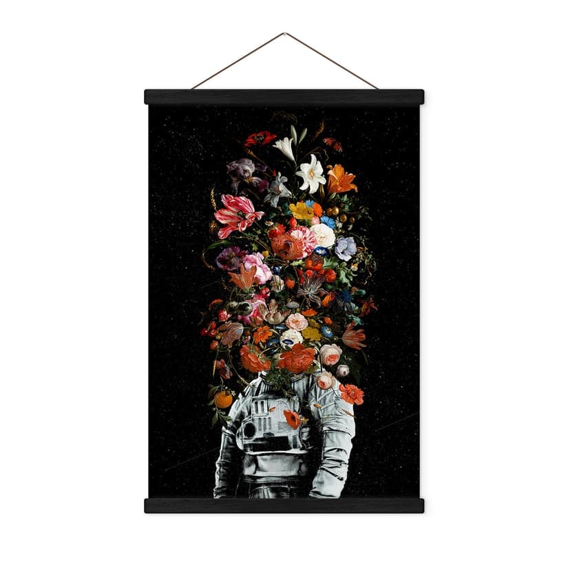 Obraz z tkaniny astronauta z kompozycją kwiatową - Nicebleed