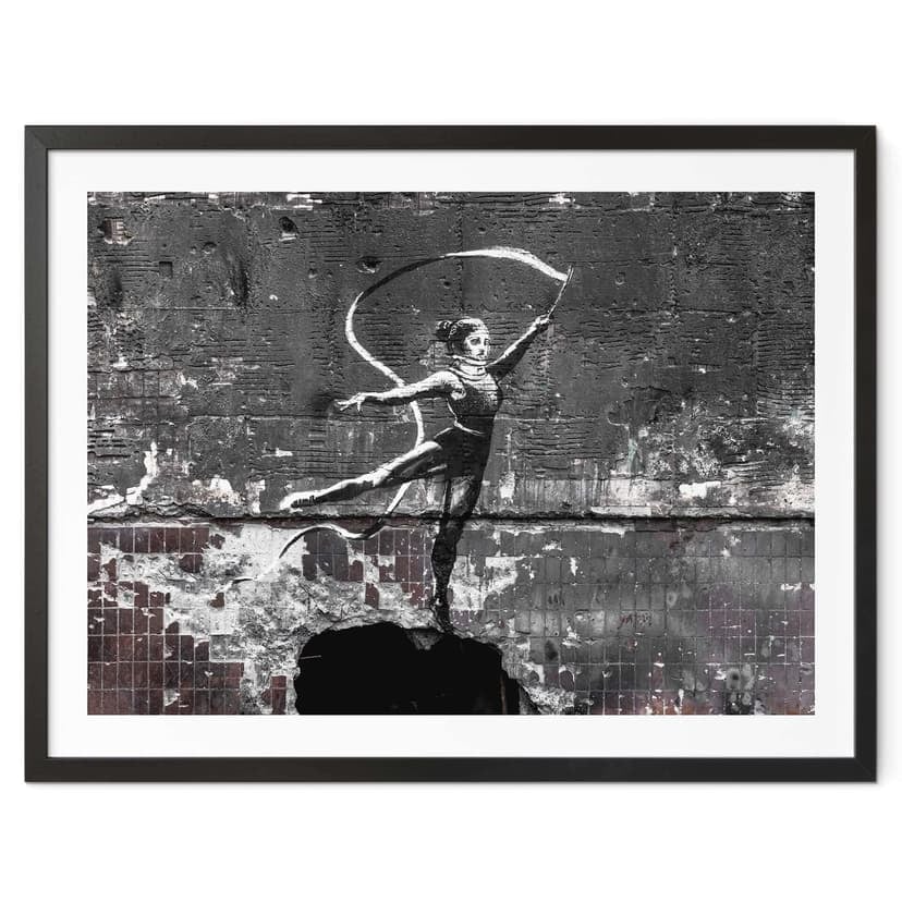 Plakat Banksy'ego w Ukrainie - Tancerka akrobatyczna