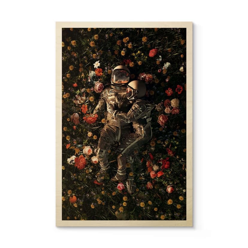 Plakat drewniany astronautów na ukwieconej łące - Nicebleed